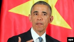 Tổng thống Obama phát biểu tại một cuộc họp báo ở Hà Nội, ngày 23/5/2016.