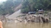 Kỹ sư Trung Quốc làm thử nghiệm trên đập Mong Ton trên sông Salween, một công trình gây quan ngại về môi trường.