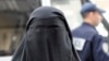 Ảnh minh hoạ: Phụ nữ Hồi giáo mang mạng che mặt.