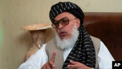 عباس ستنکزئی طالبان حکومت کے نائب وزیرخارجہ ہیں اور طالبان کے اعلی مذاکرات کار بھی رہے ہیں (فائل: اے پی)