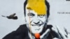 Nga xóa tranh trên tường vẽ ông Navalny 