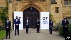 Các Bộ trưởng Y tế của nhóm G7 chụp ảnh trước cuộc họp tại Đại học Oxford University trước hội nghị thượng đỉnh của nhóm tại Anh vào ngày 4/6/2021.