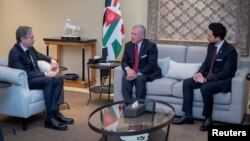 Quốc vương Jordan Abdullah và Thái tử Hussein gặp gỡ Ngoại trưởng Antony Blinken ở Amman.