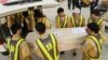 Việt Nam tiếp nhận 16 thi thể đầu tiên của 39 nạn nhân chết trong xe tải ở Anh